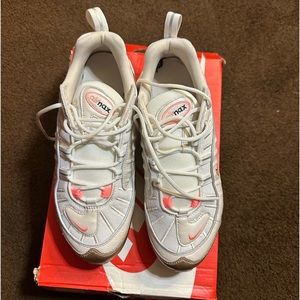 Women’s Nike air max 98. Size 10/comes with a box